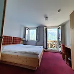 Strandhotel Hotell 3*