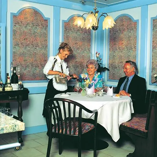 Strandhotel 3* איסלטואלד